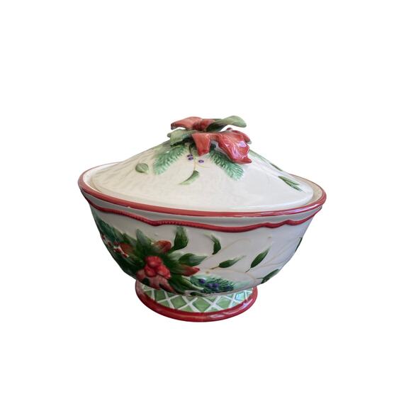 Fits and Floyd Winter Holiday round covered vegetable bowl - Picture 2 of 5